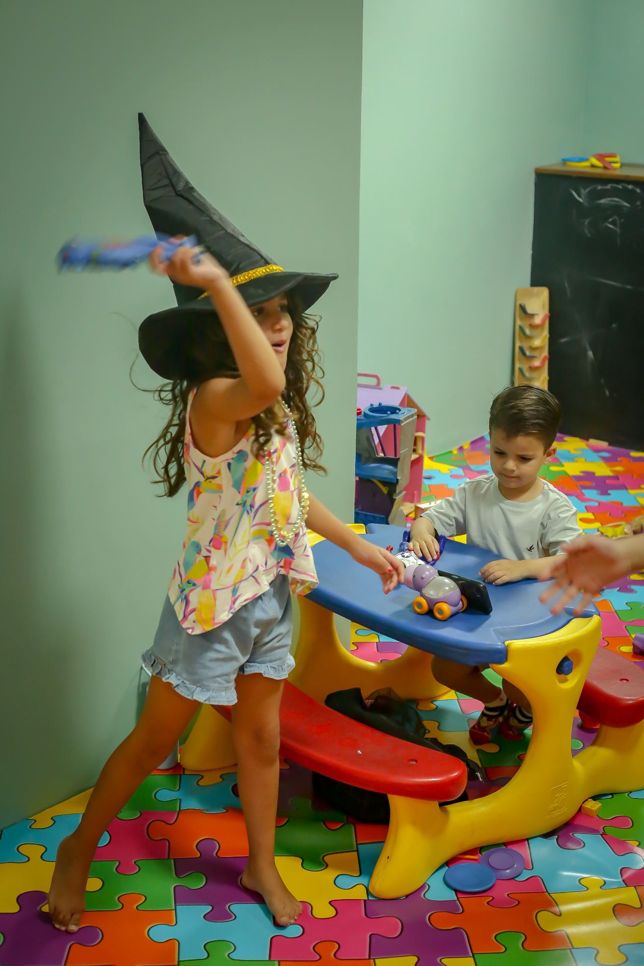 Brinquedos no espaço kids da Tre Amici